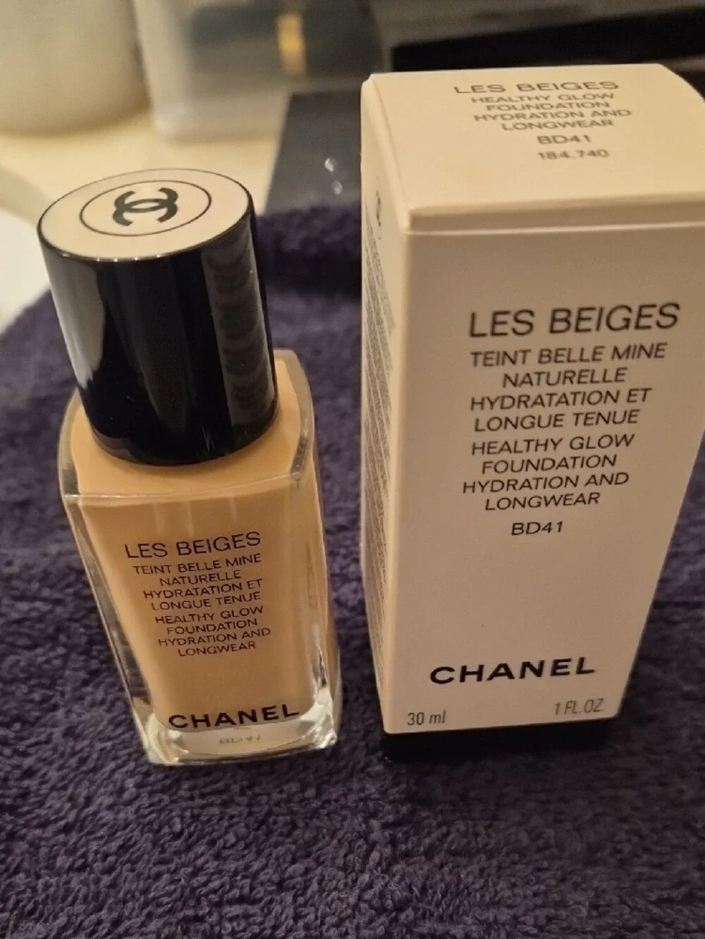 CHANEL Les Beiges Foundation Box - Beige. BD41